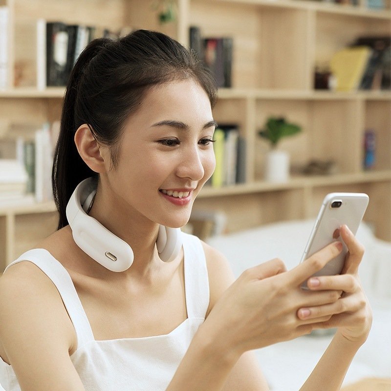 Masseur cervical et d'épaules avec télécommande intelligente