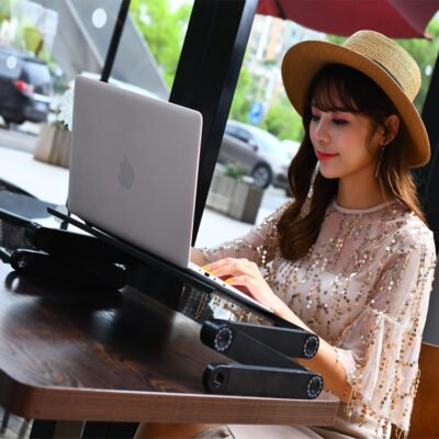 Table pliante décontractée avec support paresseux